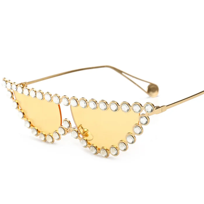 2019 Sexy Cat Eye Sunglasses Women Luxury Designer Crystal Flat Top Sun Glasses Female Pearl Legs Retro Oculos de sol sunglasses, Custom colors 
2019 Sexy Cat Eye Sunglasses Women Luxury Designer Crystal Flat Top Sun Glasses Female Pearl Legs Retro Oculos de sol sunglasses, Custom colors