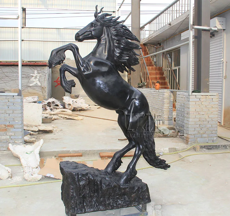 bronze horse statue=3.jpg