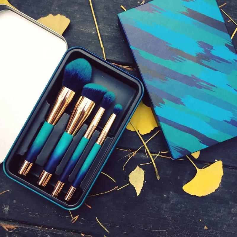 New Luxury Personalized 4 PCS Magnetic Cosmetic Makeup Brush With Metal Box and Color Gift Box, Blue
New Luxury Personalized 4 PCS Magnetic Cosmetic Makeup Brush With Metal Box and Color Gift Box, Blue