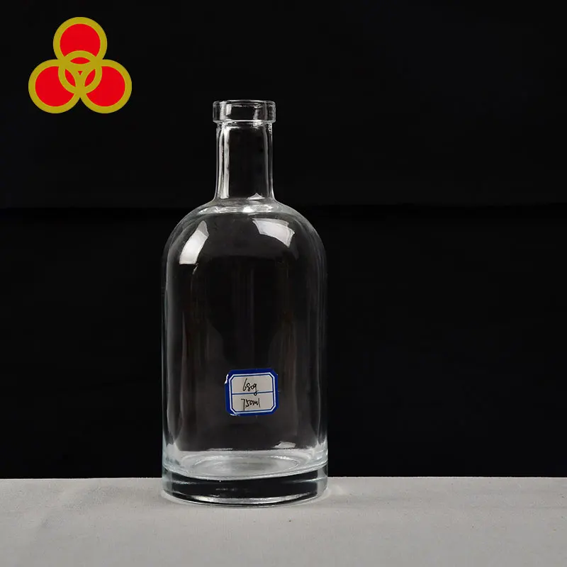 Blanco personalizado Vodka alcohol Whisky botellas de vidrio de 750 ml