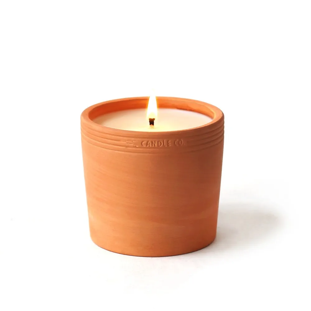 2018 new decoration handmade natural scented candle in clay jar