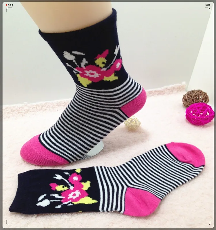 Big flower pinstripe jacquard socks