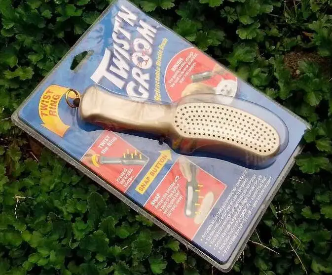 Retractable Bristle Brush/twist' N Groom/pet Brush Buy Retractable Bristle Brush,Twist' N