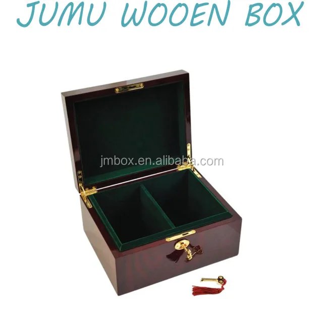 hot sale luxury wooden chess gift box  material    lacquer and