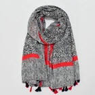 Wholesale 2019 hot sale soft cotton tassel scarf high quality 2colors plaid print long women muslim viscose hijab