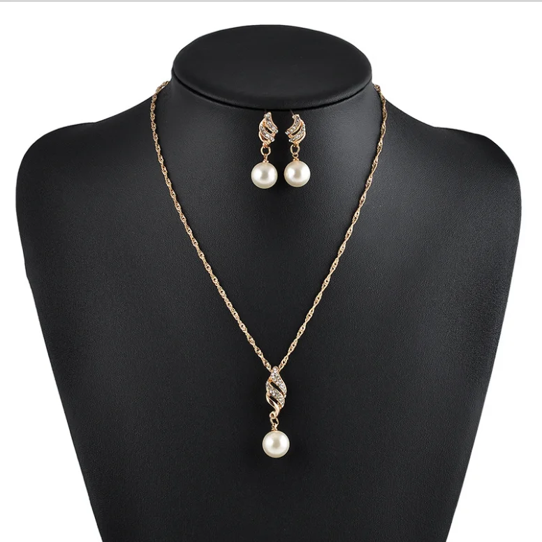 New Korea Pearl Crystal Rhinestone Pearl Choker Necklace and Earrings Gold Plated Earring And Necklace Jewelry Sets For Women
New Korea Pearl Crystal Rhinestone Pearl Choker Necklace and Earrings Gold Plated Earring And Necklace Jewelry Sets For Women