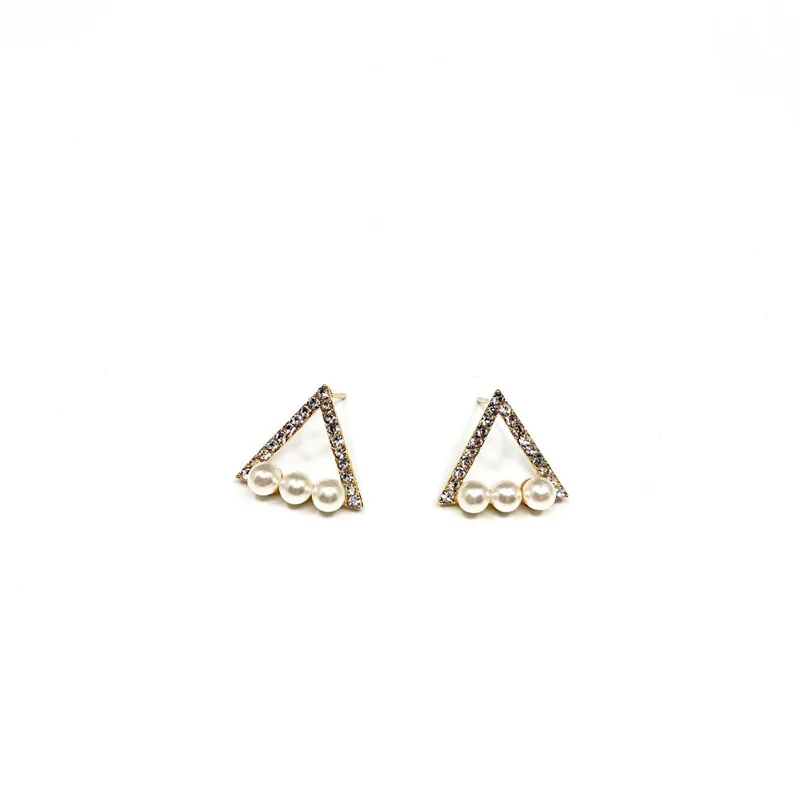 2019 Silver triangle pearl stud earrings fashion factory price for women gift, As picture
2019 Silver triangle pearl stud earrings fashion factory price for women gift, As picture