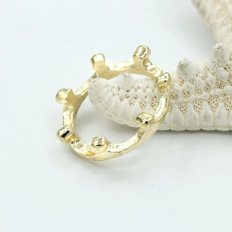 Retail fashion women cute golden crown design cartoon style finger rings lady wedding banks rings jewelry female metal ornaments