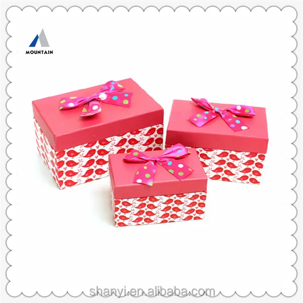 homemade chocolate packaging gift box with ribbon design