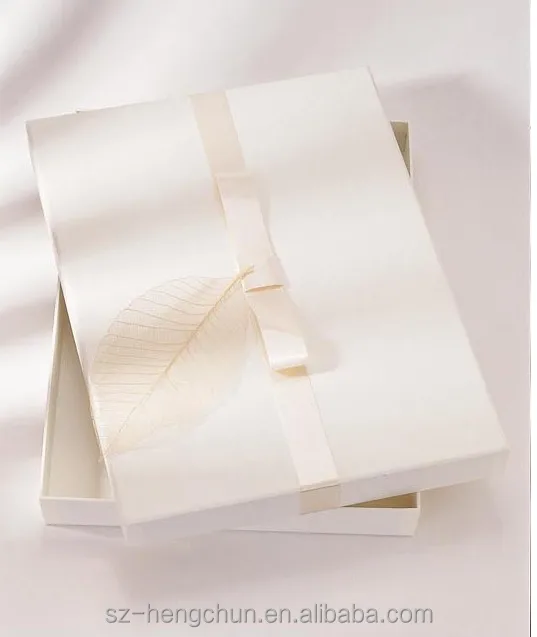 fashion design pearl white beautiful gift box