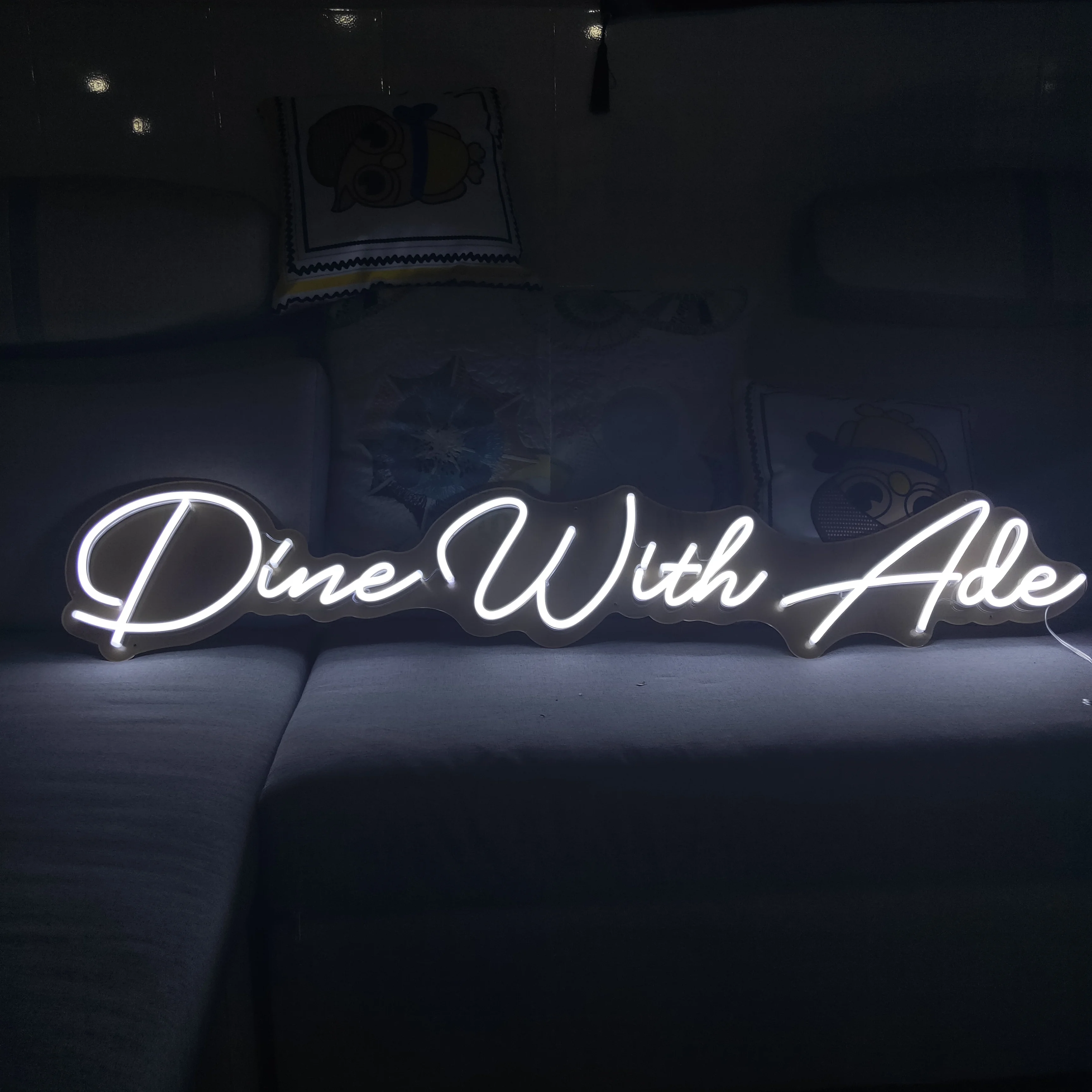 Popular warm comfortable pattern letters customize led neon light sign for house decoration
Popular warm comfortable pattern letters customize led neon light sign for house decoration