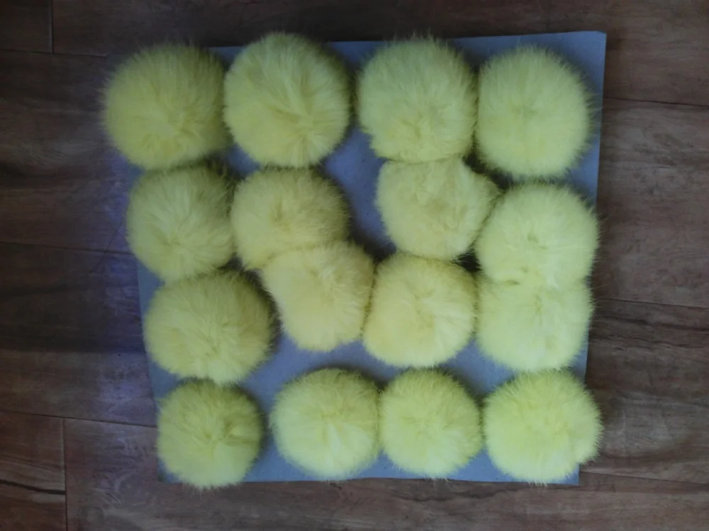 2016ソフトとふわふわウサギの毛皮ボール/ポンポンpoms用衣服仕入れ・メーカー・工場
