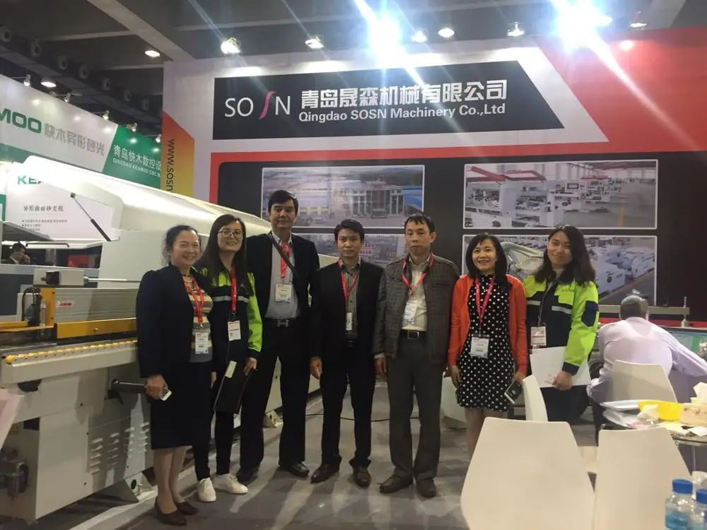 SOSN group with customer.JPG