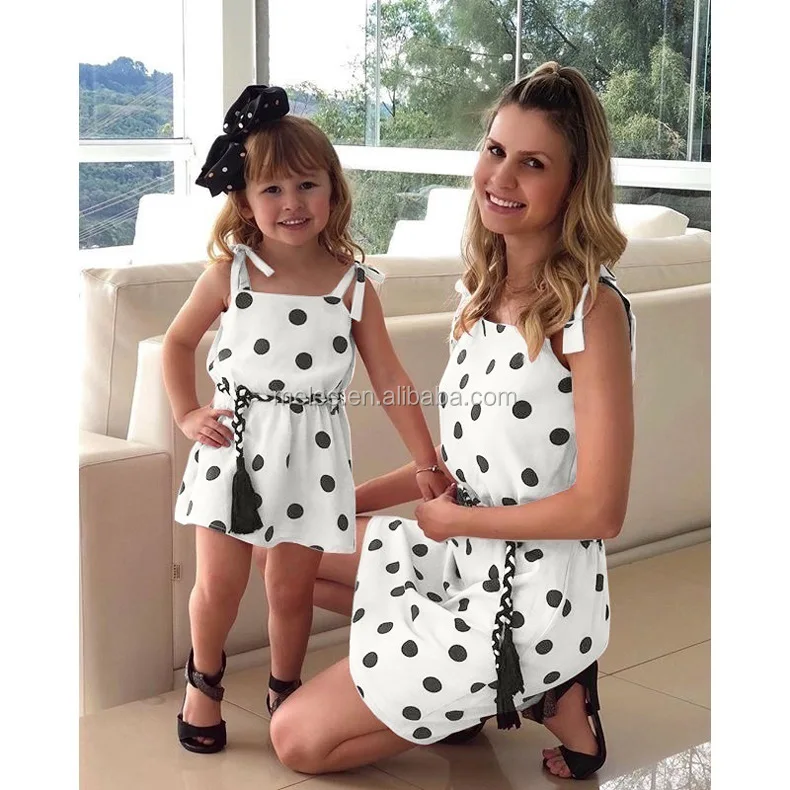 Fashion Family Matching Clothes Polka Dot Print Sleeveless Mini Dress Mother and daughter Clothes Mom and daughter dress
Fashion Family Matching Clothes Polka Dot Print Sleeveless Mini Dress Mother and daughter Clothes Mom and daughter dress