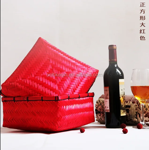 empty baskets for gifts photo