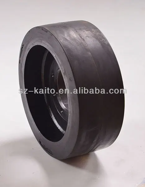 Road roller solid tyre