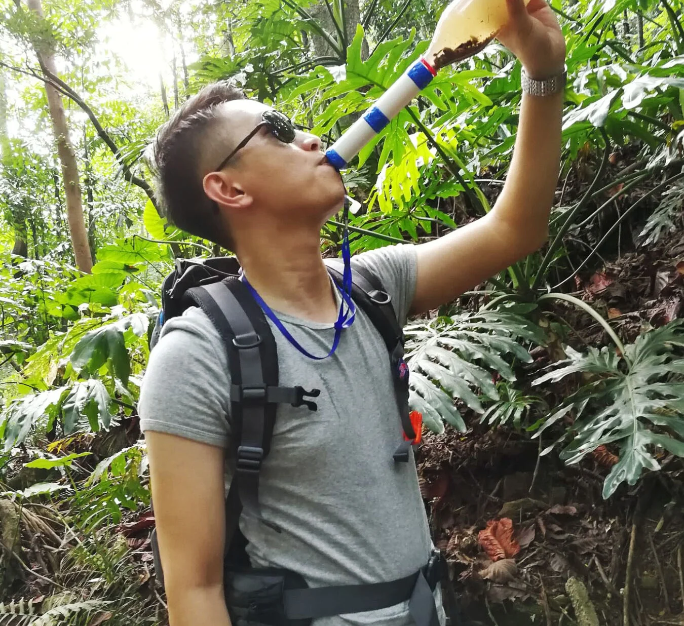 personal UF water filter straw , emergency Preparedness Hiking Camping drinking uf water filter purifier straw, 1. dark blue + white 2. dark blue + light blue
personal UF water filter straw , emergency Preparedness Hiking Camping drinking uf water filter purifier straw, 1. dark blue + white 2. dark blue + light blue