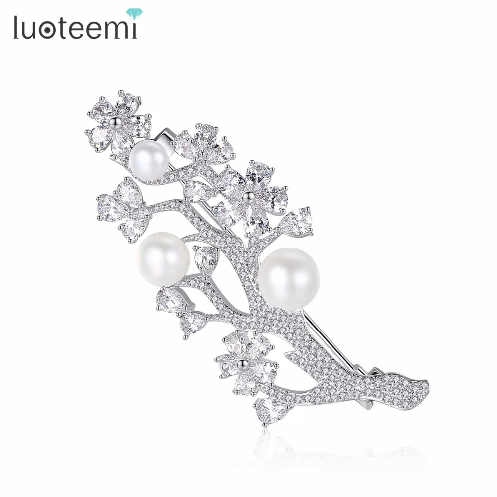 

LUOTEEMI Women's Silver-tone Cubic Zirconia White Simulated Pearl Crystal Bridal Flower Brooch For Bridal Wedding Gift Jewellery