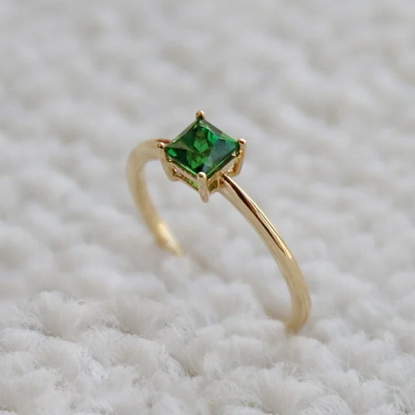 Fashion Design Ring Big Square Green Stone Rings For Women Jewelry Wedding Engagement Gift Luxury Inlaid Stone Rings
Fashion Design Ring Big Square Green Stone Rings For Women Jewelry Wedding Engagement Gift Luxury Inlaid Stone Rings