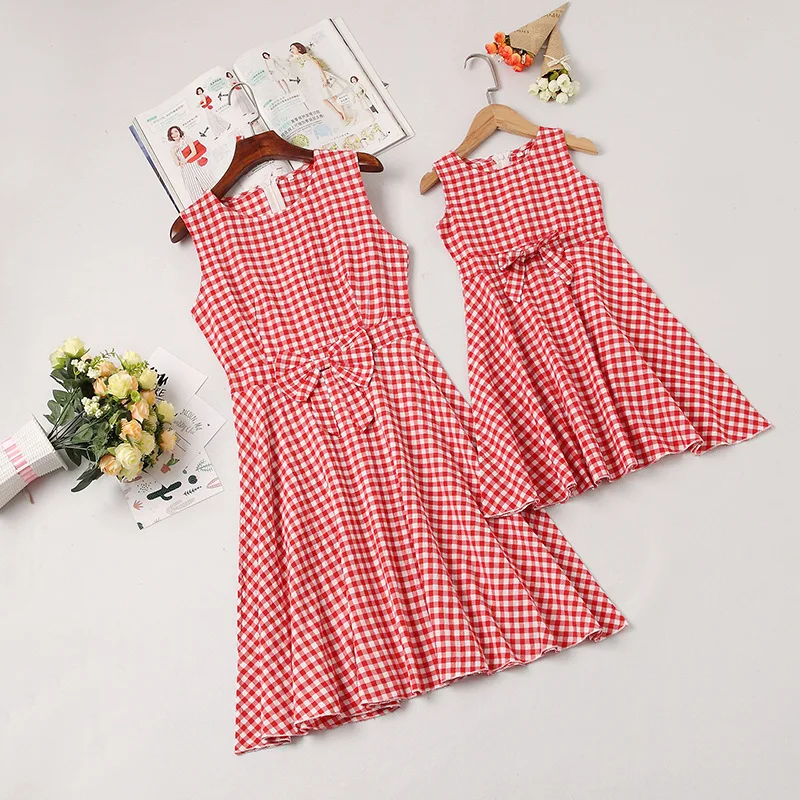 2018 wholesale OEM design striped new outfits clothes mother and daughter matching dresses, Black/white
2018 wholesale OEM design striped new outfits clothes mother and daughter matching dresses, Black/white