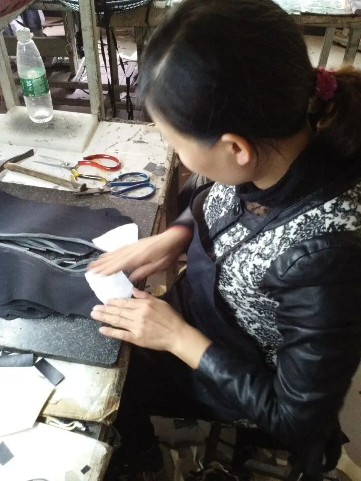 中国メッシュカジュアルスリップオンファンキーフラット女性厳密快適ブランド靴仕入れ・メーカー・工場
