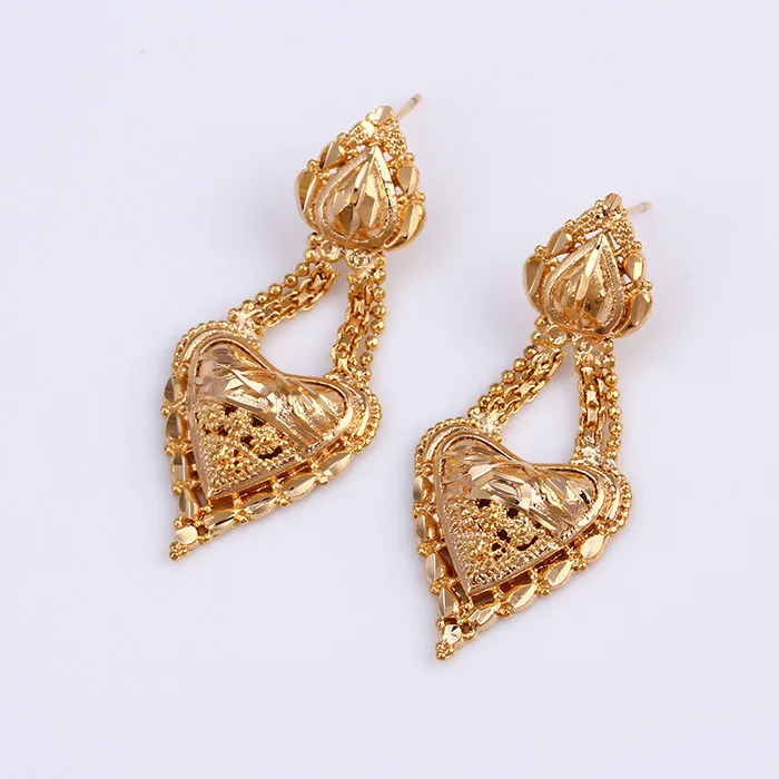 24875 Fashion design jewelry 18k gold color women earrings
24875 Fashion design jewelry 18k gold color women earrings