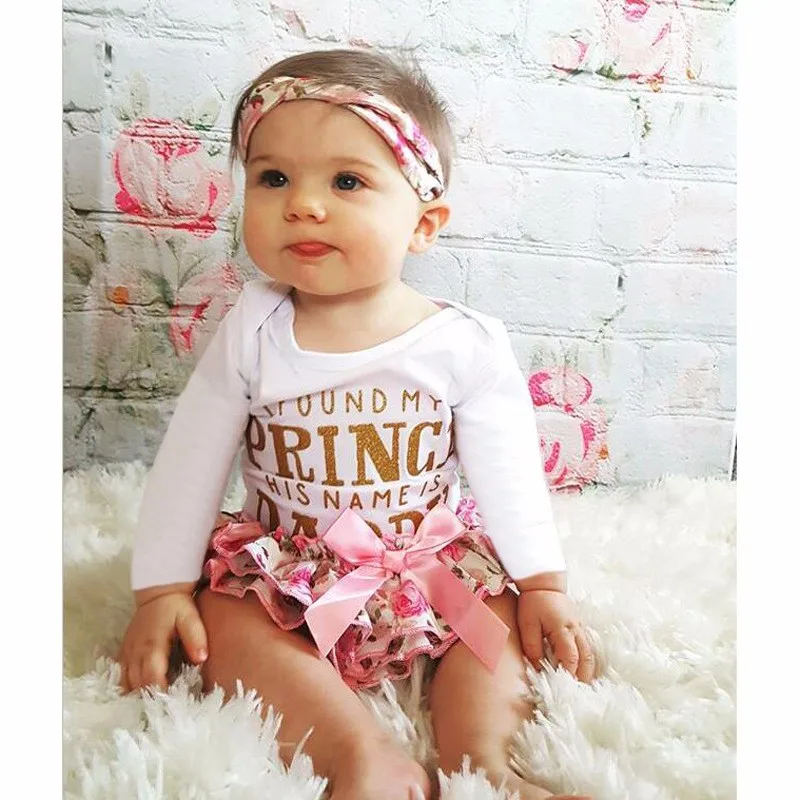 2019 Autumn Newborn Baby Clothes Suit Long Sleeve Letter Print Romper + Floral Shorts + bow Headband 3pcs set, Plaid
2019 Autumn Newborn Baby Clothes Suit Long Sleeve Letter Print Romper + Floral Shorts + bow Headband 3pcs set, Plaid