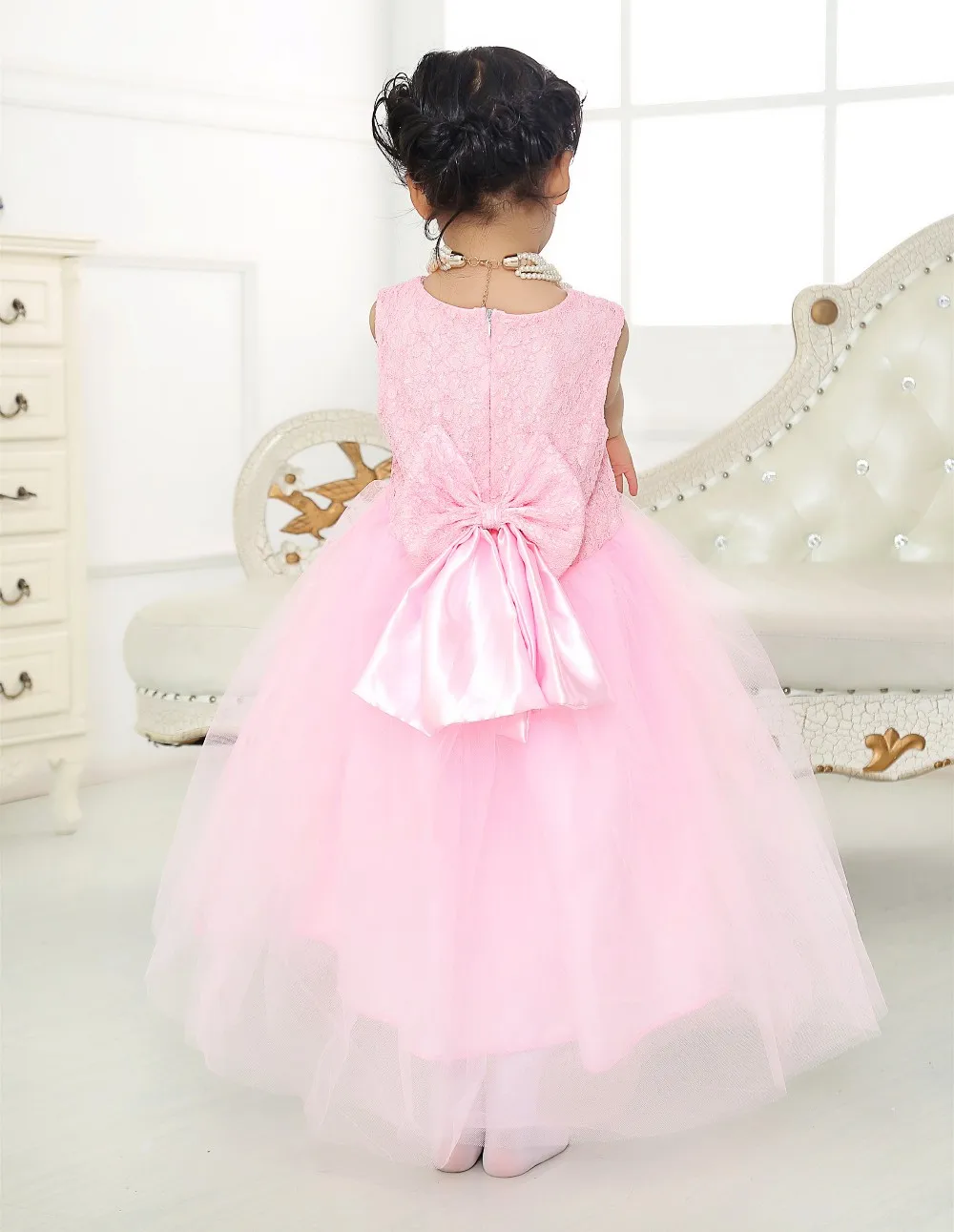 flower girl lace dress .jpg