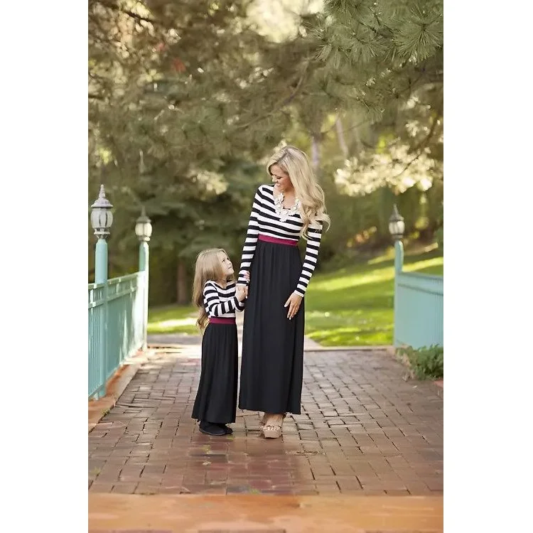 Wholesale Family Matching Clothes Outfits Mother and Daughter Clothing sets Striped Mother Daughter Dresses, 3 colors for choice
Wholesale Family Matching Clothes Outfits Mother and Daughter Clothing sets Striped Mother Daughter Dresses, 3 colors for choice