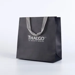 2018 new design black paper gift bag with embossing logo and