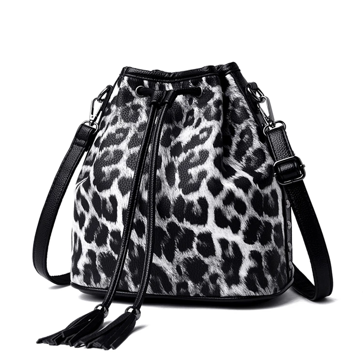 Wholesale New Designer Leopard Print Lady Bag Drawstring Bucket Shoulder Bag Crossbody Bag for Ladies, As picture
Wholesale New Designer Leopard Print Lady Bag Drawstring Bucket Shoulder Bag Crossbody Bag for Ladies, As picture