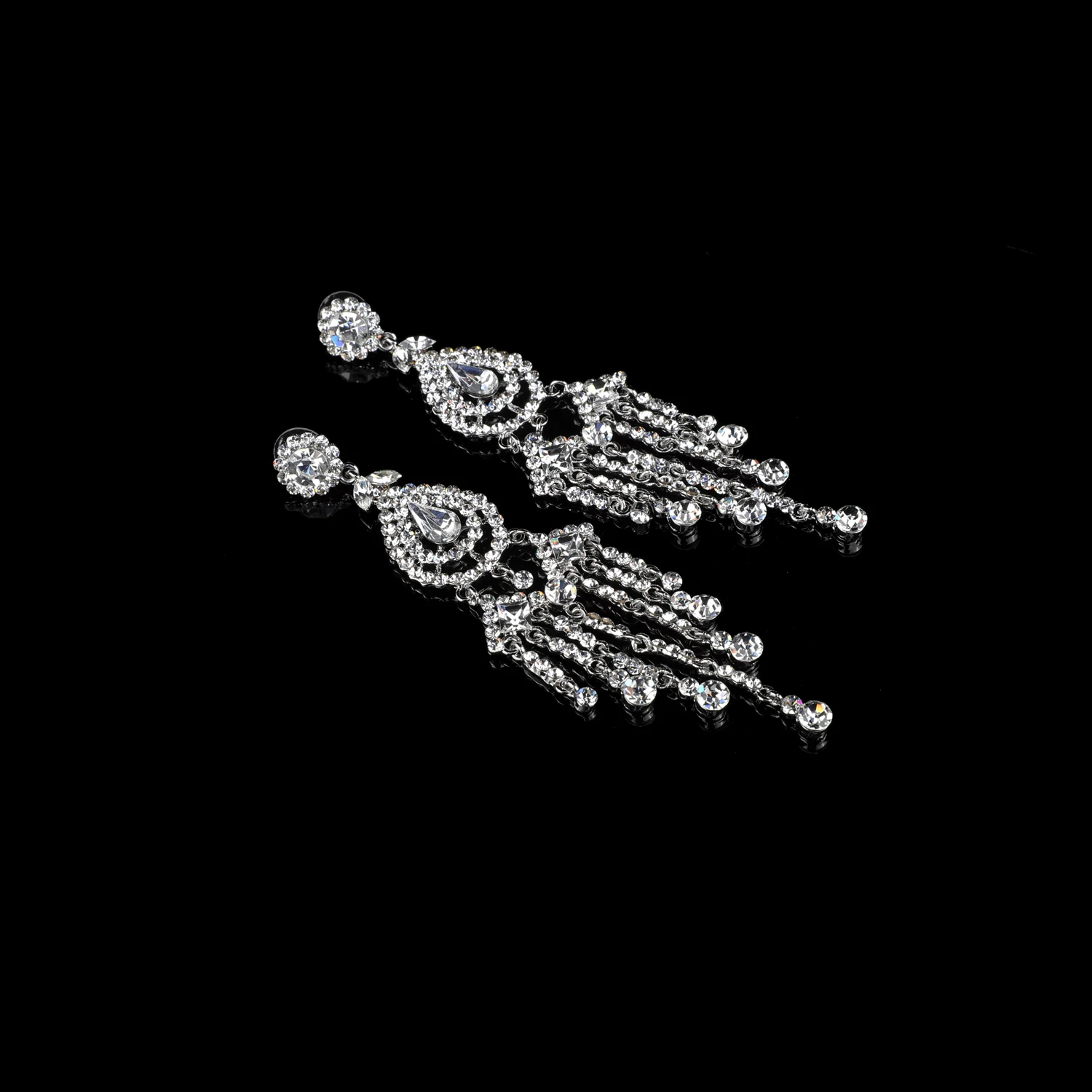 Women Wedding Earrings For Brides silver fashion high quality jewelry crystal fancy earring, Silver color
Women Wedding Earrings For Brides silver fashion high quality jewelry crystal fancy earring, Silver color