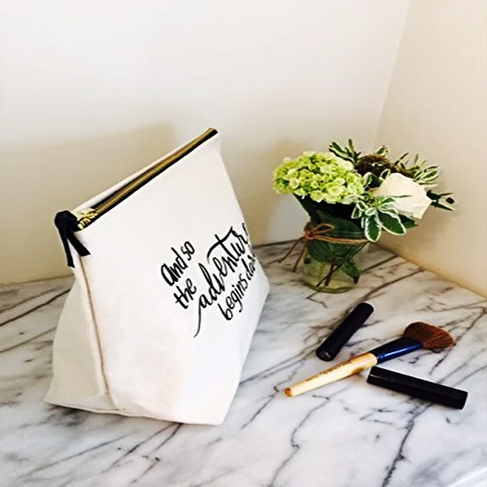 2019 High Quality Lightweight Cotton Canvas Zipper Travel Pouch Makeup Cosmetic Bag, White color or colorful material
2019 High Quality Lightweight Cotton Canvas Zipper Travel Pouch Makeup Cosmetic Bag, White color or colorful material