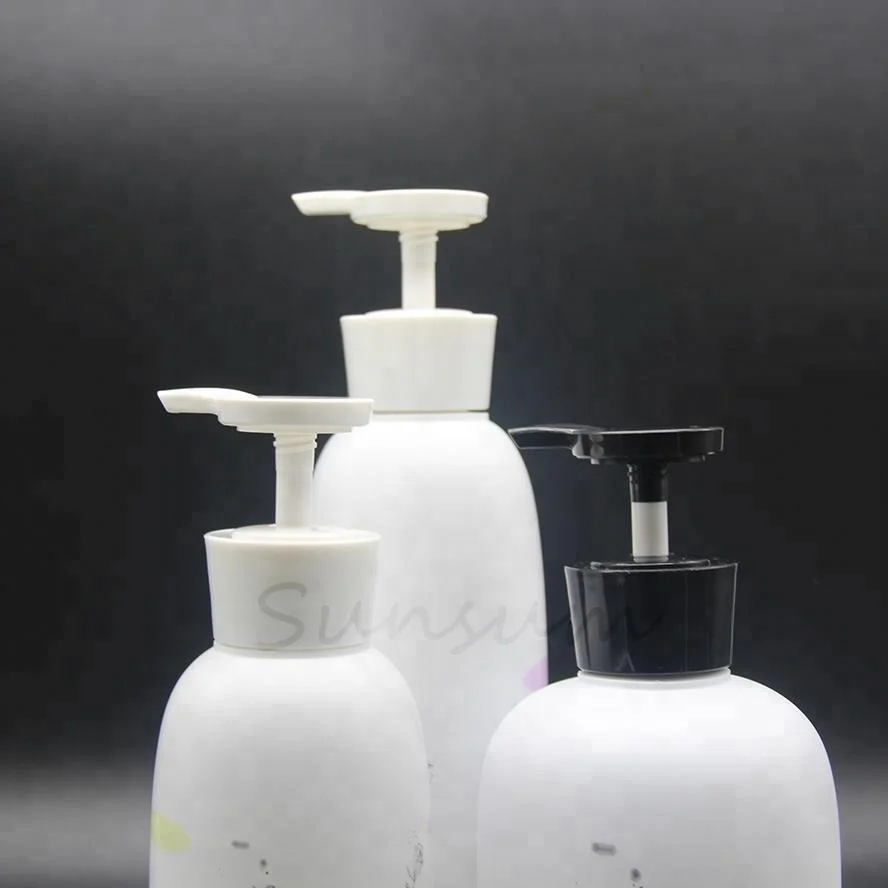 A-set-Cute-baby-lotion-white-bottle.jpg