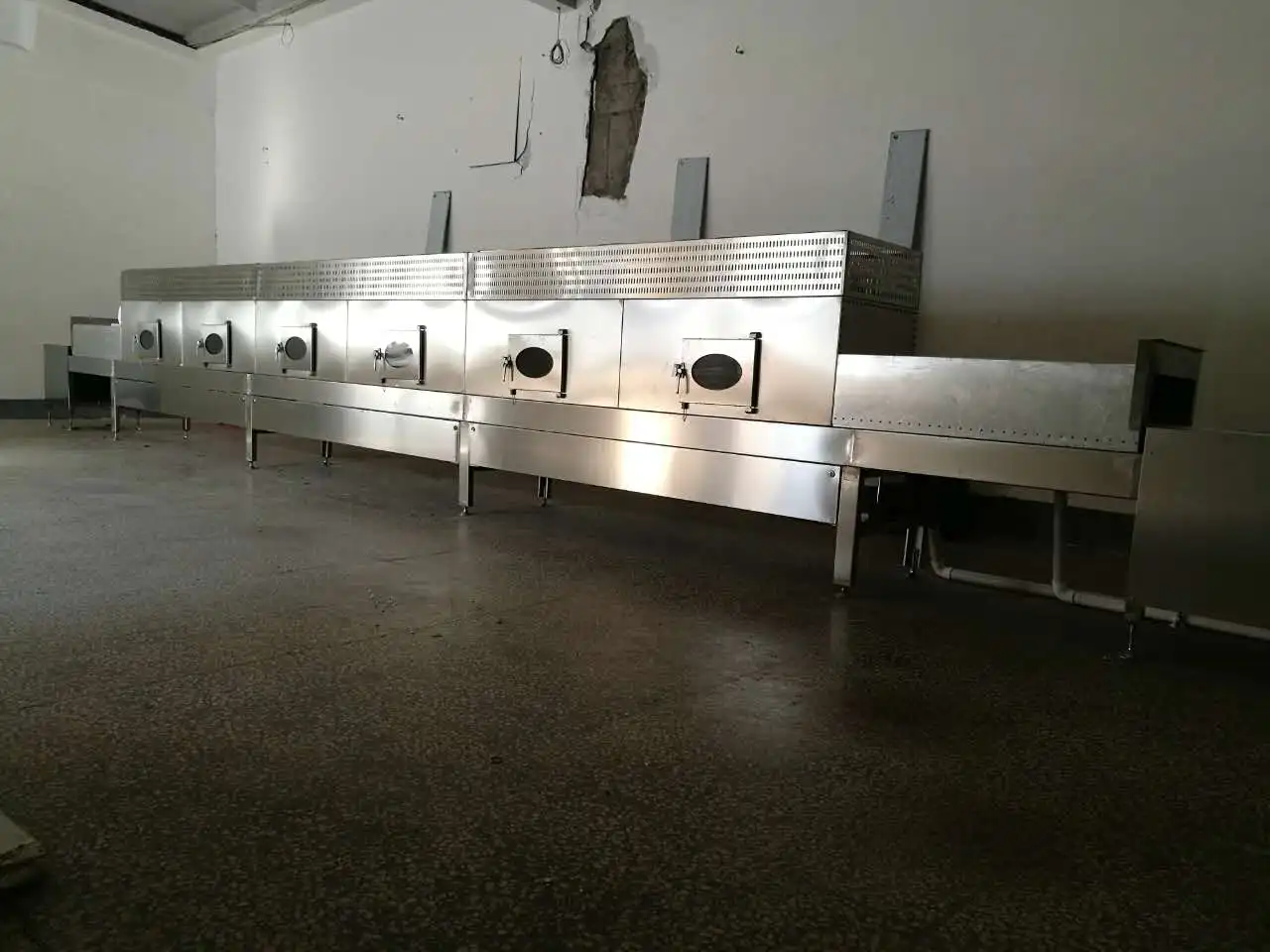 Spice powder microwave drying sterilization machine with CE certificate