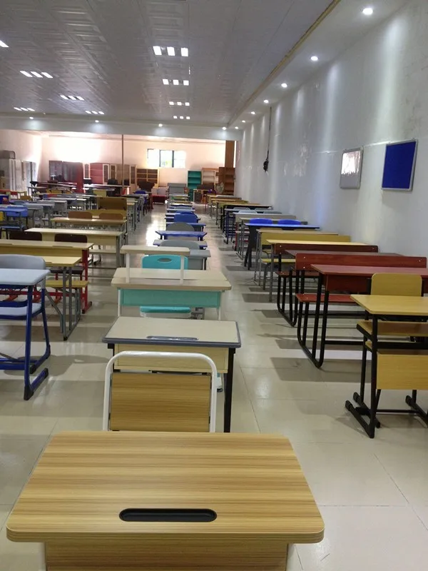 \u007Fschool desk and chair.jpg