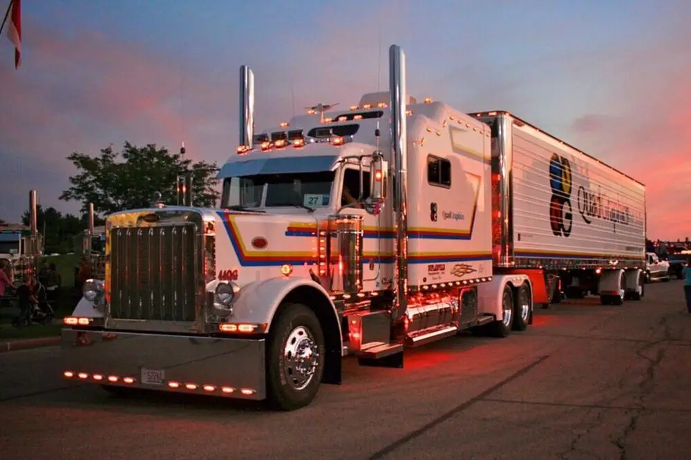 Peterbilt 379