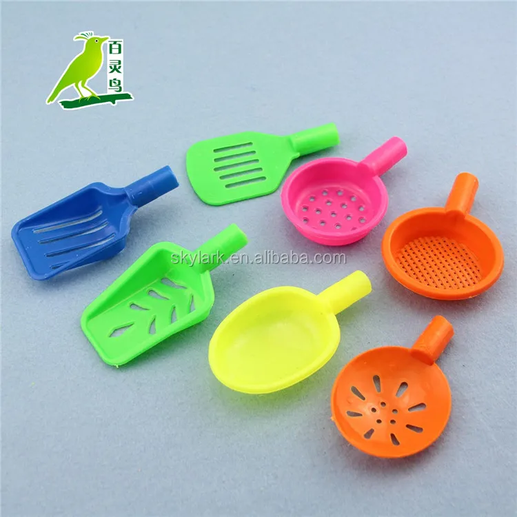 small plastic toy, toy beach tools, kid's small beach toys