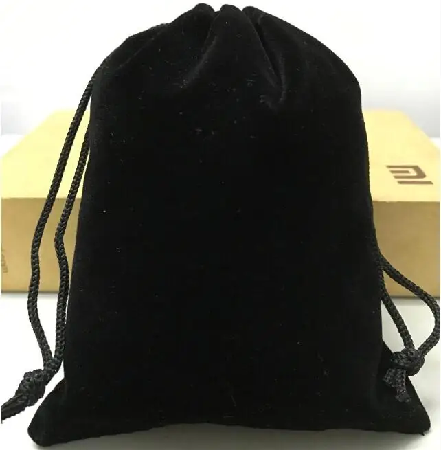 special sale 11*14cm black velvet jewelry gift storage bags for jewelry storage and packaging
special sale 11*14cm black velvet jewelry gift storage bags for jewelry storage and packaging