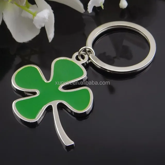 gift custom zinc alloy four-leaf clover pendant keychain