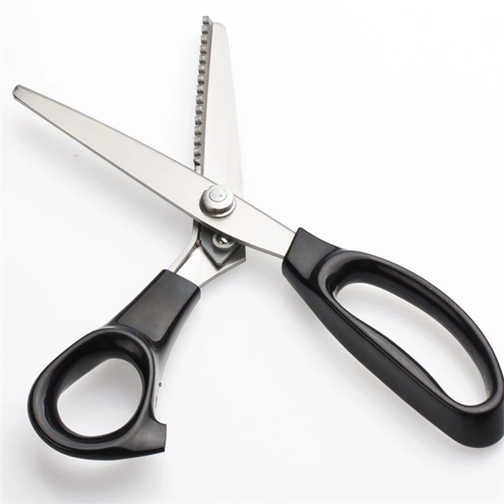 Pinking shears (4).jpg