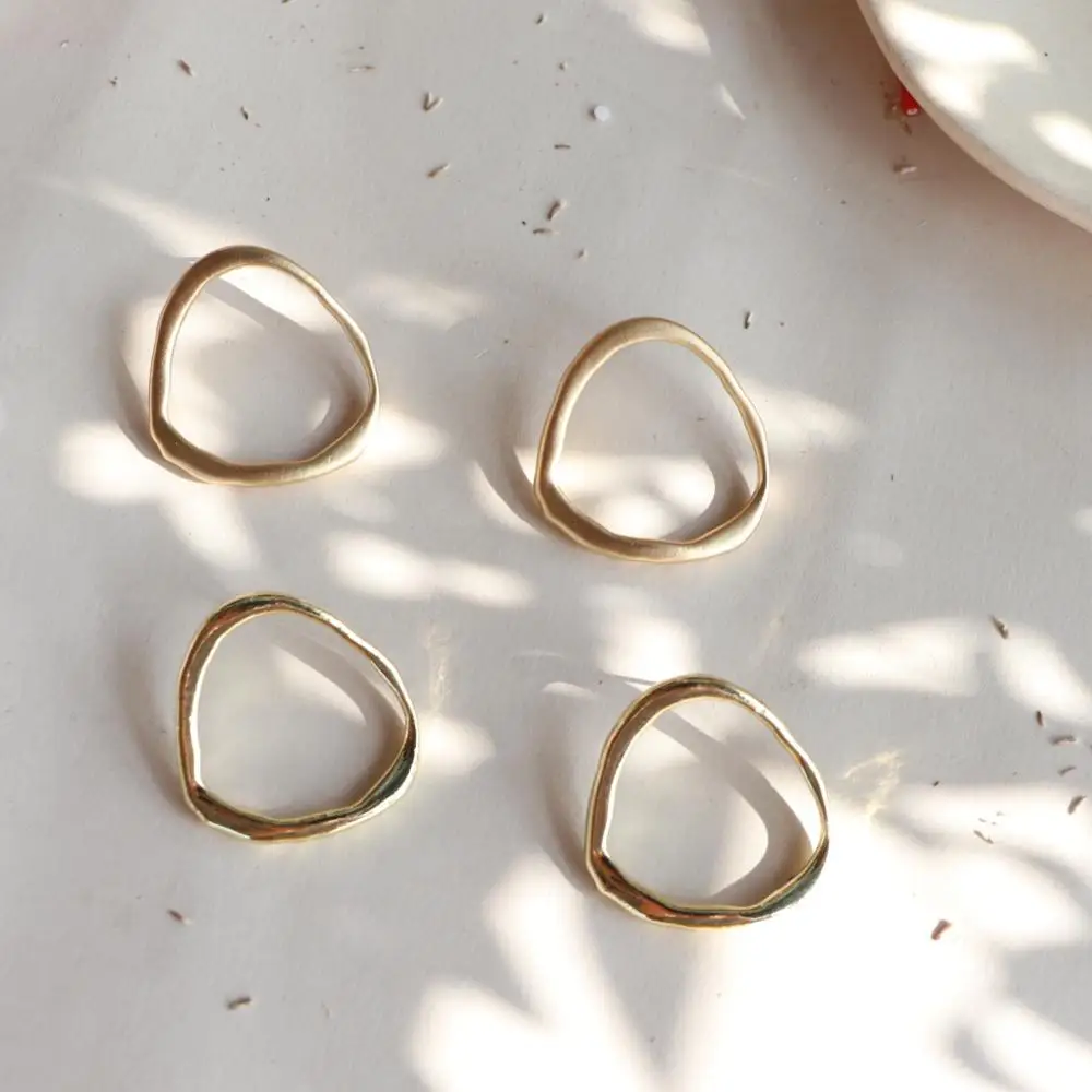 Juhu 2019 circle hollow plated gold Metal Alloy Stud Earrings For Women wholesale Jewelry
Juhu 2019 circle hollow plated gold Metal Alloy Stud Earrings For Women wholesale Jewelry