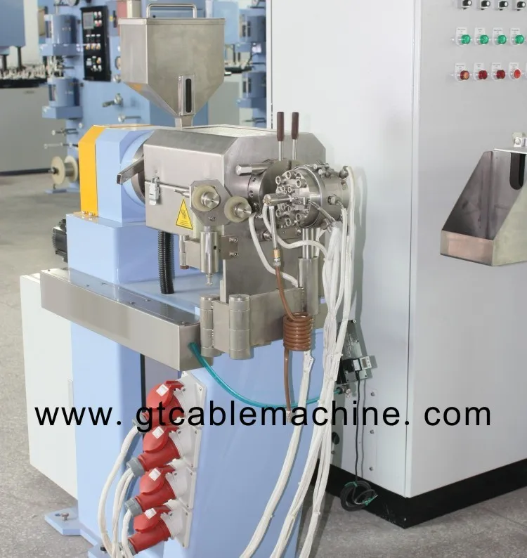Wire jacketing extrusion machine