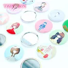 China Yiwu Manufacture Wholesales Price cartoon cute waterproof flexible plastic hand round shaped mirrors for kids
