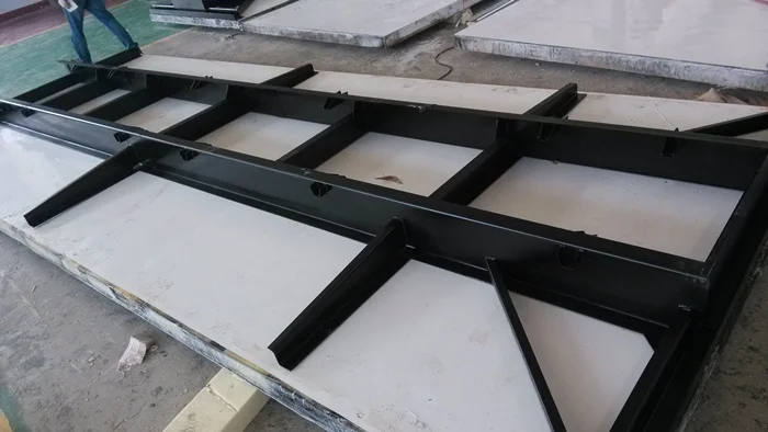 chassis 700