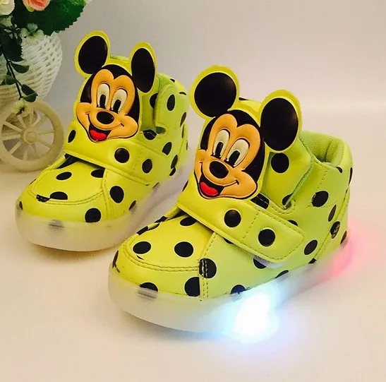 Fashion Kids Boys Sneakers Flashing LED Luminous Lights Trainers
Fashion Kids Boys Sneakers Flashing LED Luminous Lights Trainers