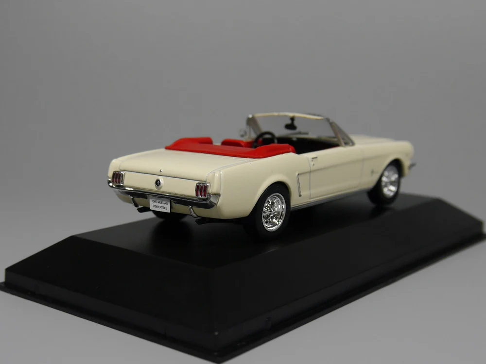 デウス エクスマキナ TRIPLE9 1/43 フォード マスタング Convertible