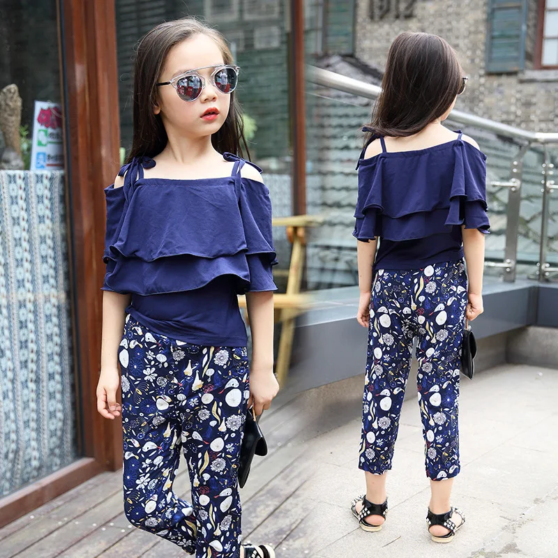 2019 Girls summer set children Korean strapless straps floral suits 7 points pants kids wear China supprlier
2019 Girls summer set children Korean strapless straps floral suits 7 points pants kids wear China supprlier