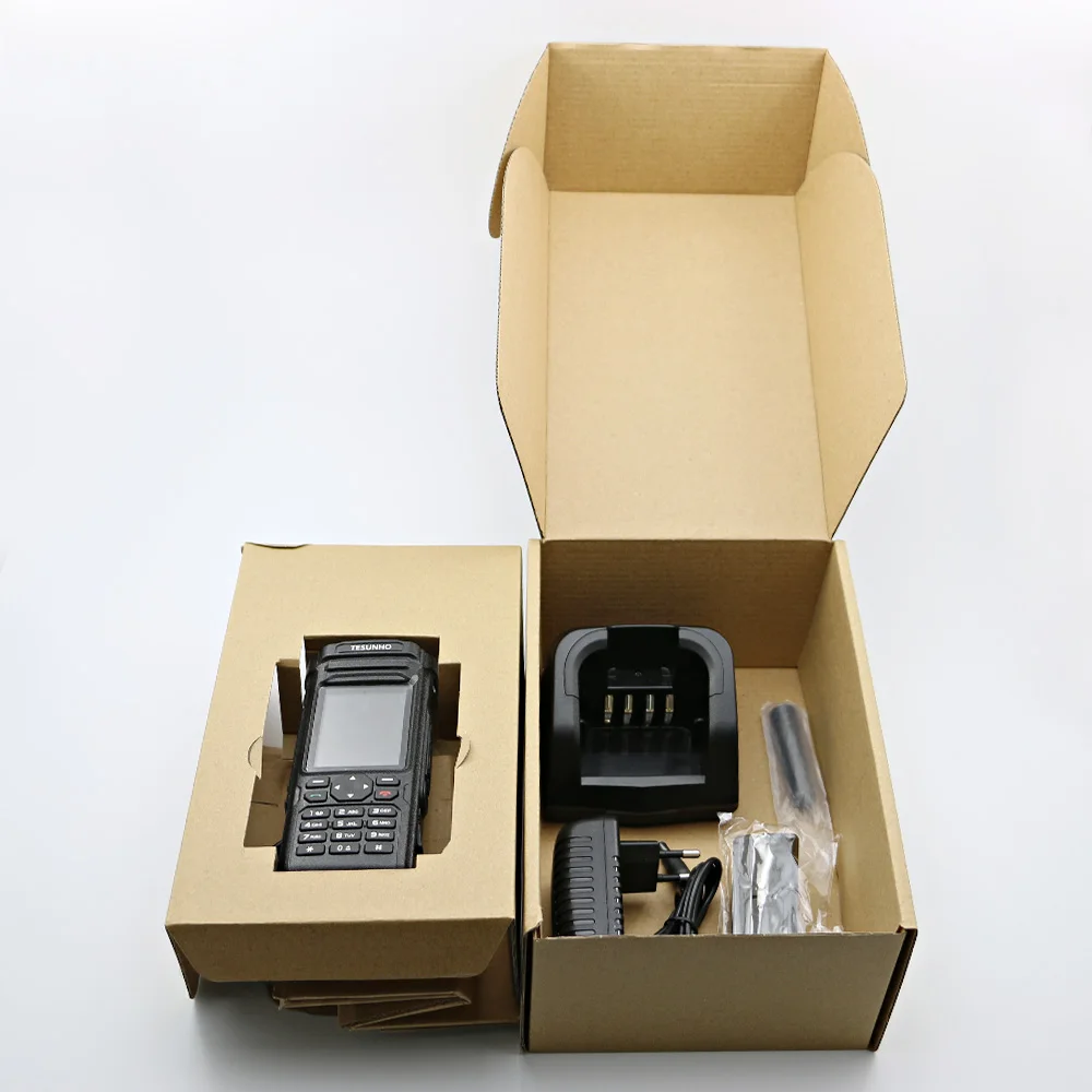 cell phone radio TH588.jpg