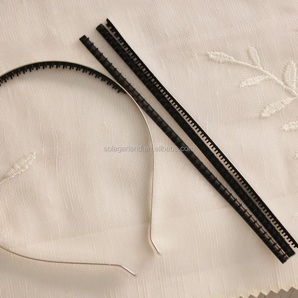 5mm Black Soft Rubber Teeth Strip Comb Flexible No Slip Peel Stick for Headband Length 17cm
5mm Black Soft Rubber Teeth Strip Comb Flexible No Slip Peel Stick for Headband Length 17cm